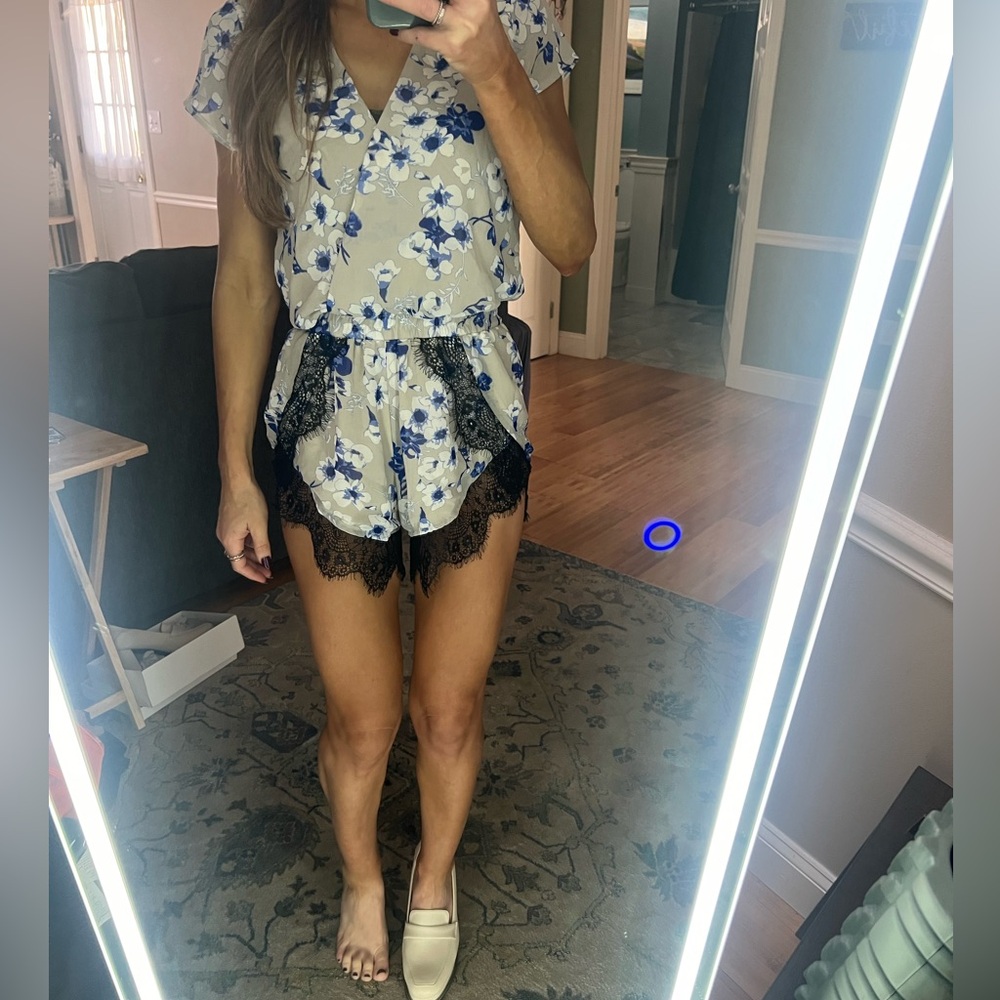Absolutely adorable romper with amazing color scheme and detail